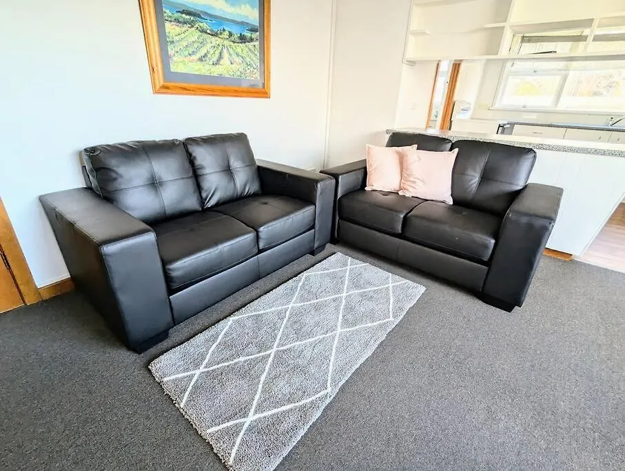 Bayley 2 - Walk To City From 2 Bedroom Apartment With City And Mountain Views Hobart