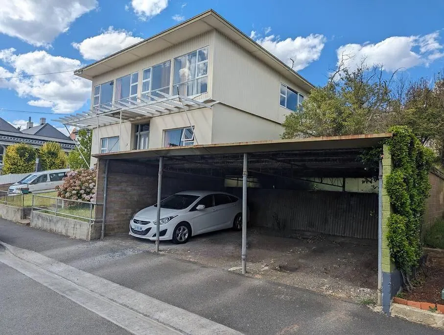 Bayley 2 - Walk To City From 2 Bedroom Apartment With City And Mountain Views Hobart 0*,  Australië