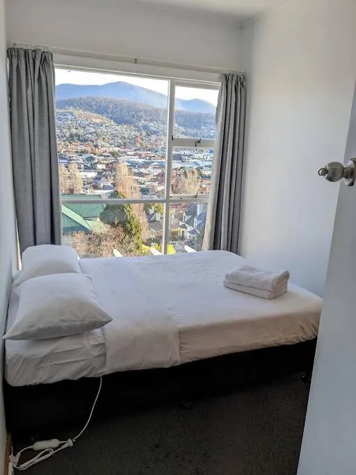 Bayley 2 - Walk To City From 2 Bedroom Apartment With City And Mountain Views Hobart