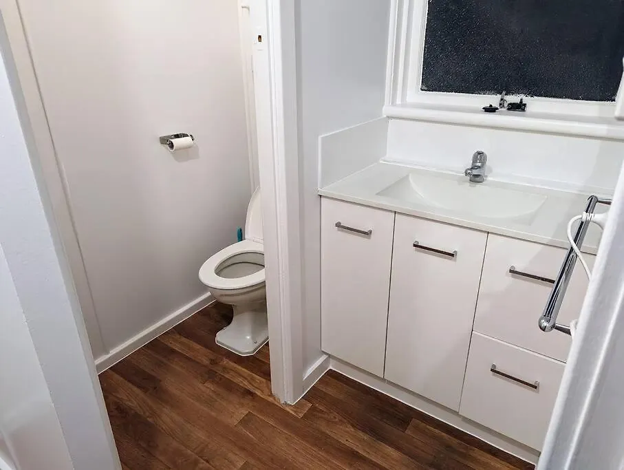 Bayley 2 - Walk To City From 2 Bedroom Apartment With City And Mountain Views Hobart